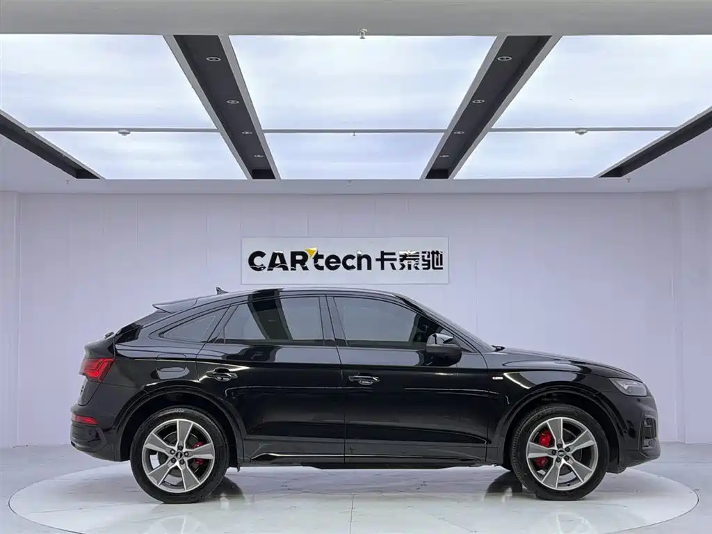 Audi Q5L Sportback 2022 40 TFSI luxury model купить на сайте DeffCars