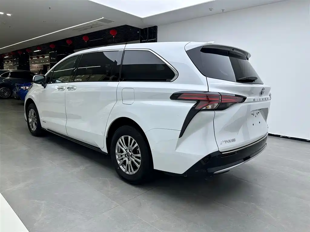 SIENNA 2021 2.5L Hybrid Deluxe Edition купить на сайте DeffCars
