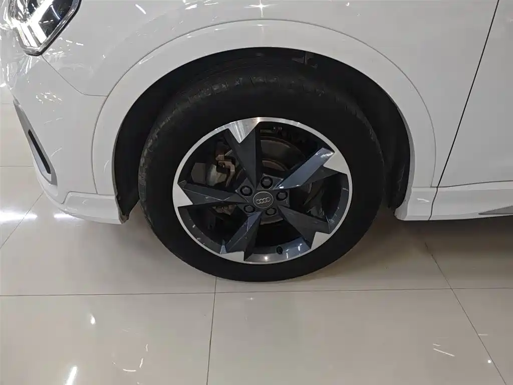 Audi Q3 2020 35 TFSI Fashionable and Dynamic купить на сайте DeffCars