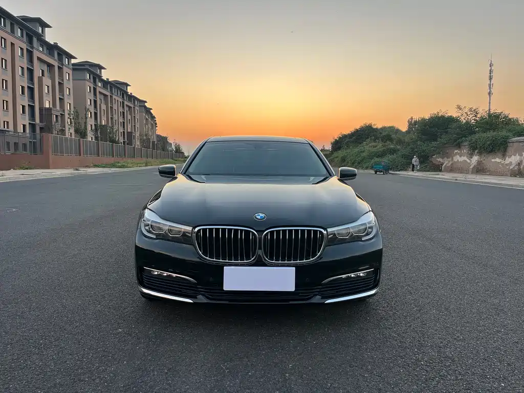 BMW 7 Series 2017 730Li Leading Model купить на сайте DeffCars