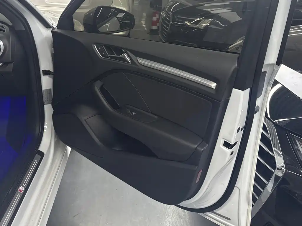 Audi A3 2018 30th Anniversary Model Sportback 35 TFSI Sports купить на сайте DeffCars