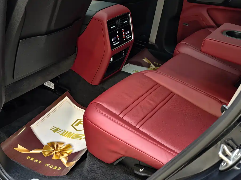 Cayenne 2023 Cayenne Coupé 3.0T Platinum Edition купить на сайте DeffCars