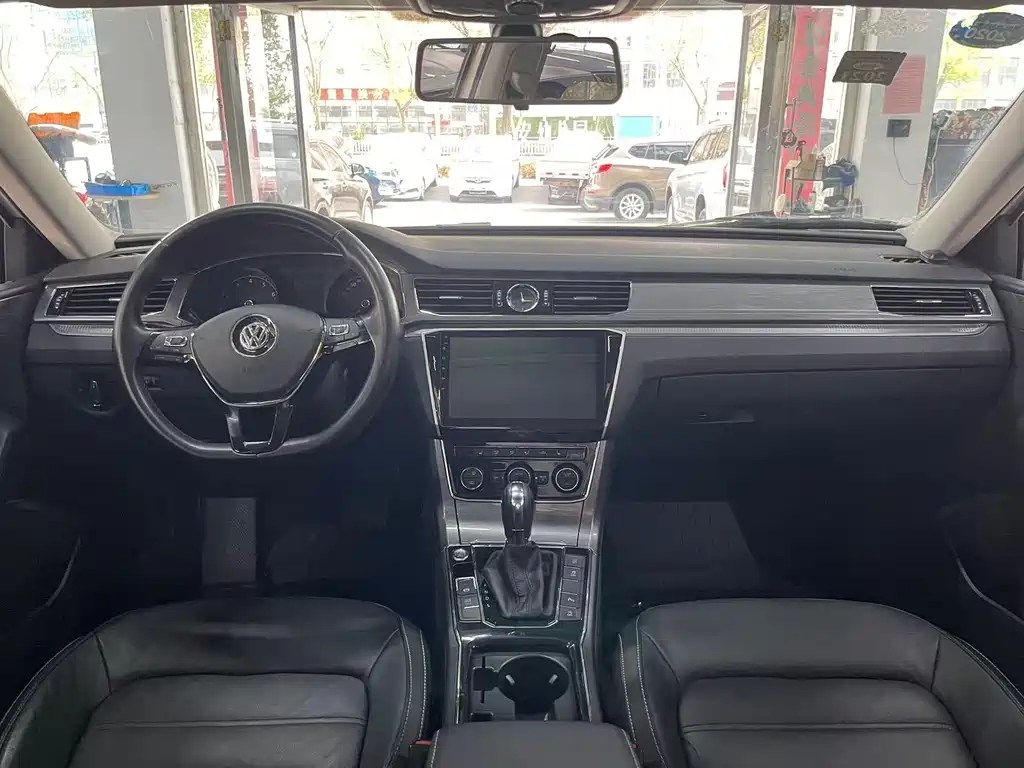 Passat 2017 330TSI DSG Premium Edition купить на сайте DeffCars