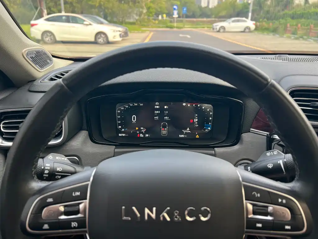 Lynk & Co 02 2021 1.5TD DCT 2WD Champion Edition купить на сайте DeffCars