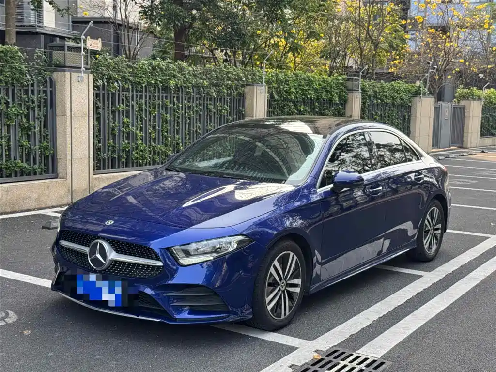 Mercedes-Benz A-Class 2020 facelift A 180 L sports sedan купить на сайте DeffCars