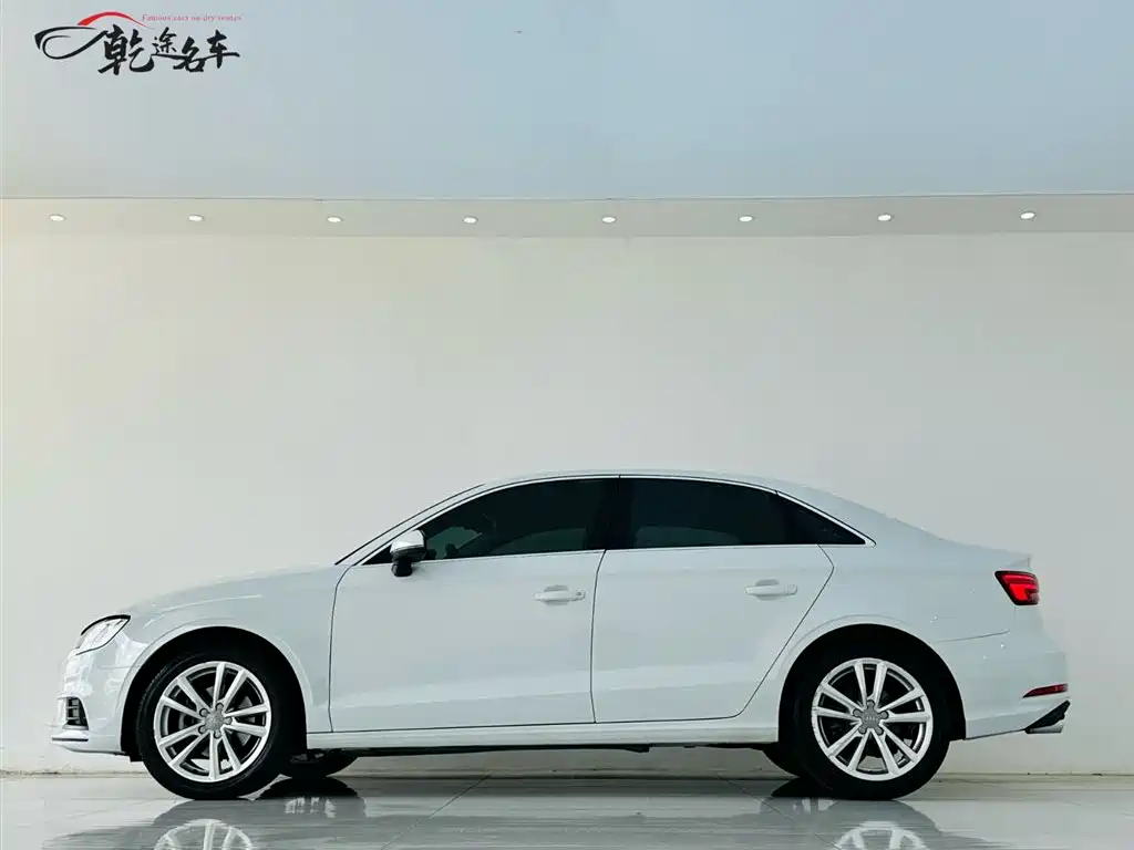 Audi A3 2017 Limousine 35 TFSI Enterprising купить на сайте DeffCars