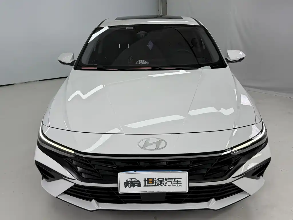 Elantra 2023 1.5L CVT LUX Premium Edition купить на сайте DeffCars