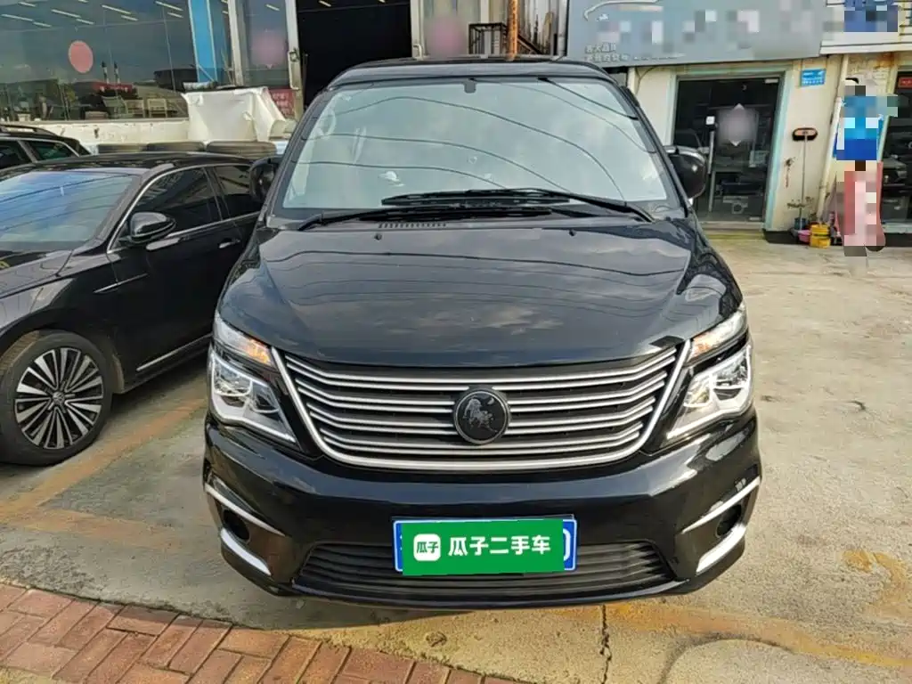 Lingzhi 2022 M5L 1.6L practical 7 seats купить на сайте DeffCars