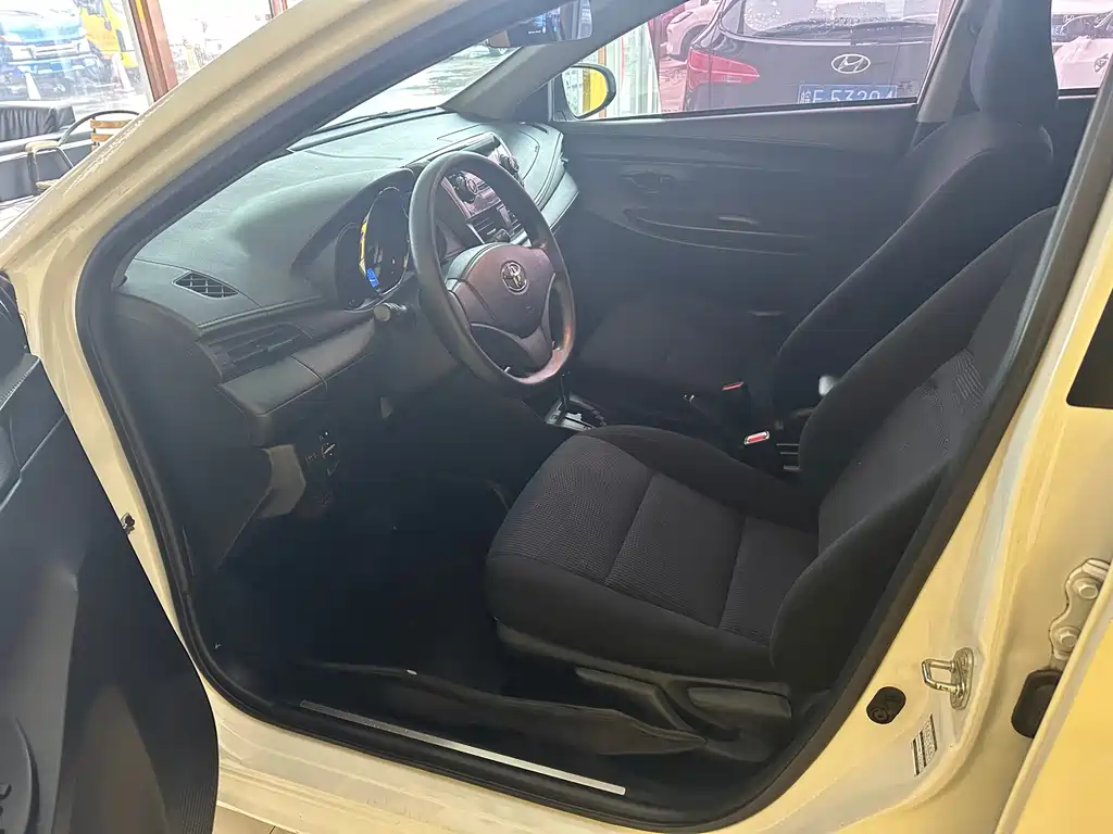 YARiS L 2018 1.5E CVT Champion Limited Edition купить на сайте DeffCars