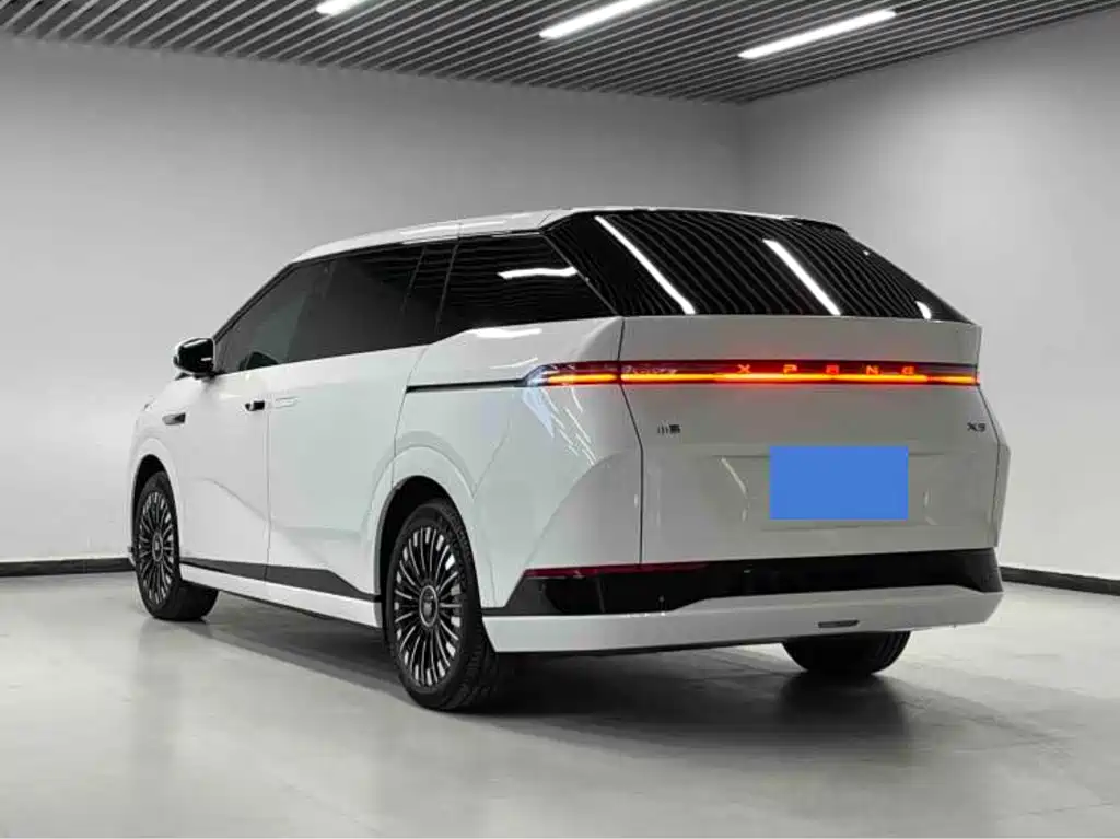 Xpeng X9 2025 pure electric 740 long battery life Max купить на сайте DeffCars