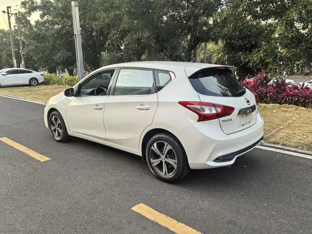 Tiida 2016 1.6L CVT Smart Travel Edition купить на сайте DeffCars