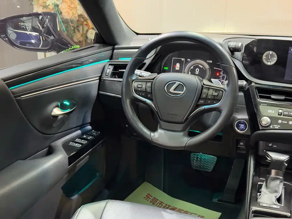 Lexus ES 2021 300h Excellence Edition купить на сайте DeffCars