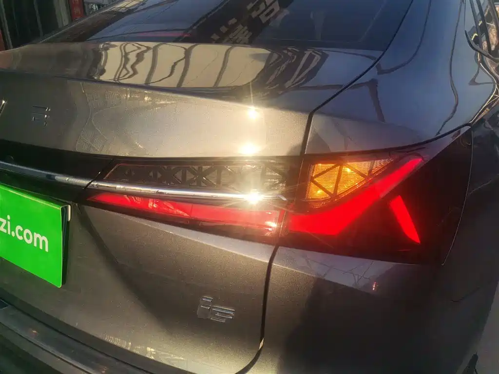 Roewe i5 2023 1.5L Manual Comfort Edition купить на сайте DeffCars