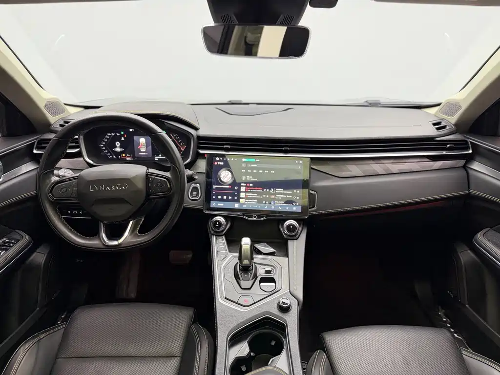 Lynk & Co 01 2023 2.0TD 2WD Pro купить на сайте DeffCars