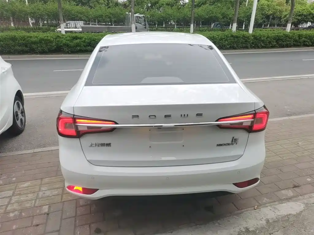 Roewe i5 2020 1.5L automatic 4G Internet leading flagship version купить на сайте DeffCars