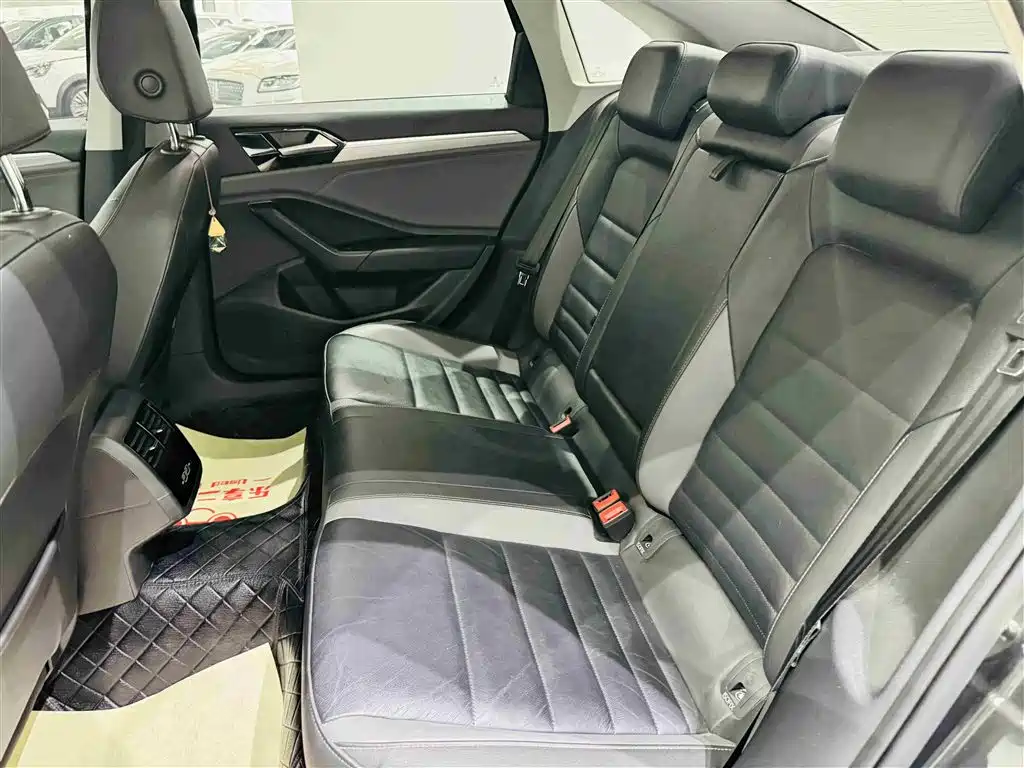 Sagitar 2021 280TSI DSG 30th Anniversary Edition купить на сайте DeffCars