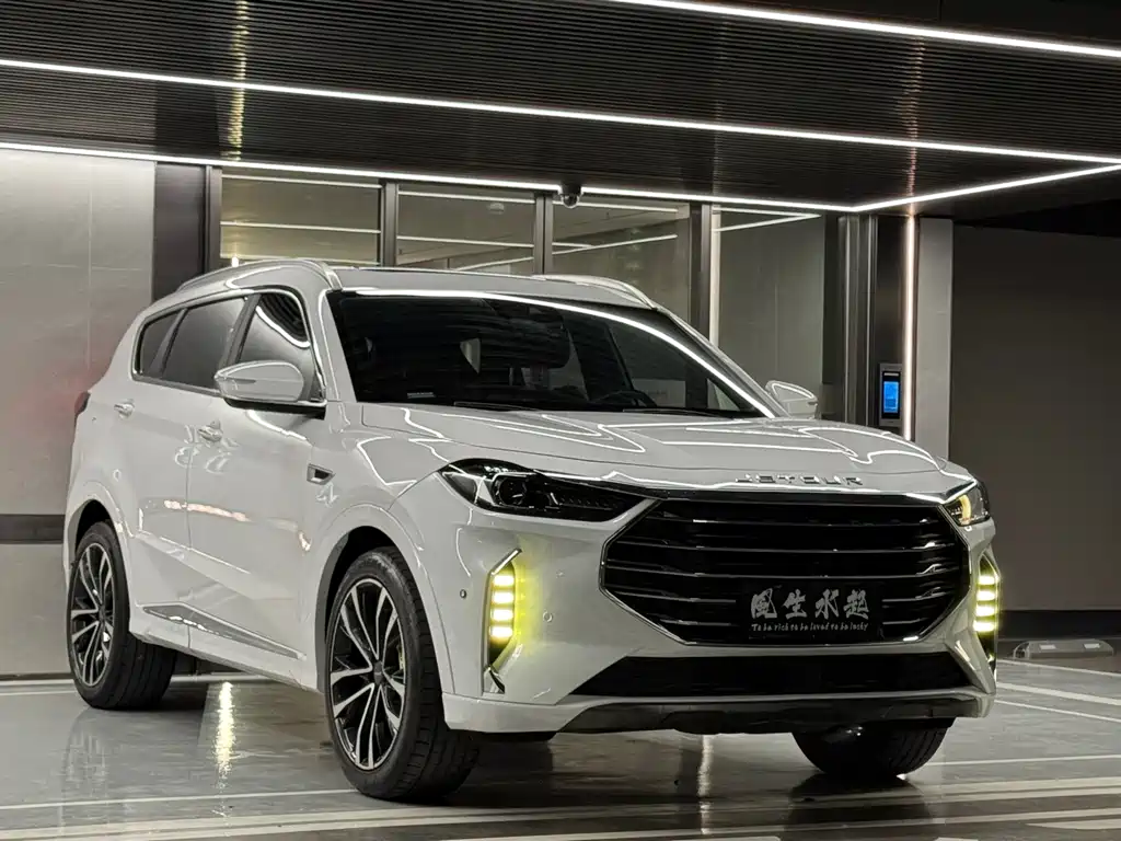 Jietu X70 PLUS 2021 model 1.6T DCT 7 seats купить на сайте DeffCars