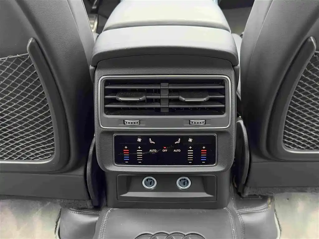 Audi SQ7 2024 4.0 TFSI купить на сайте DeffCars