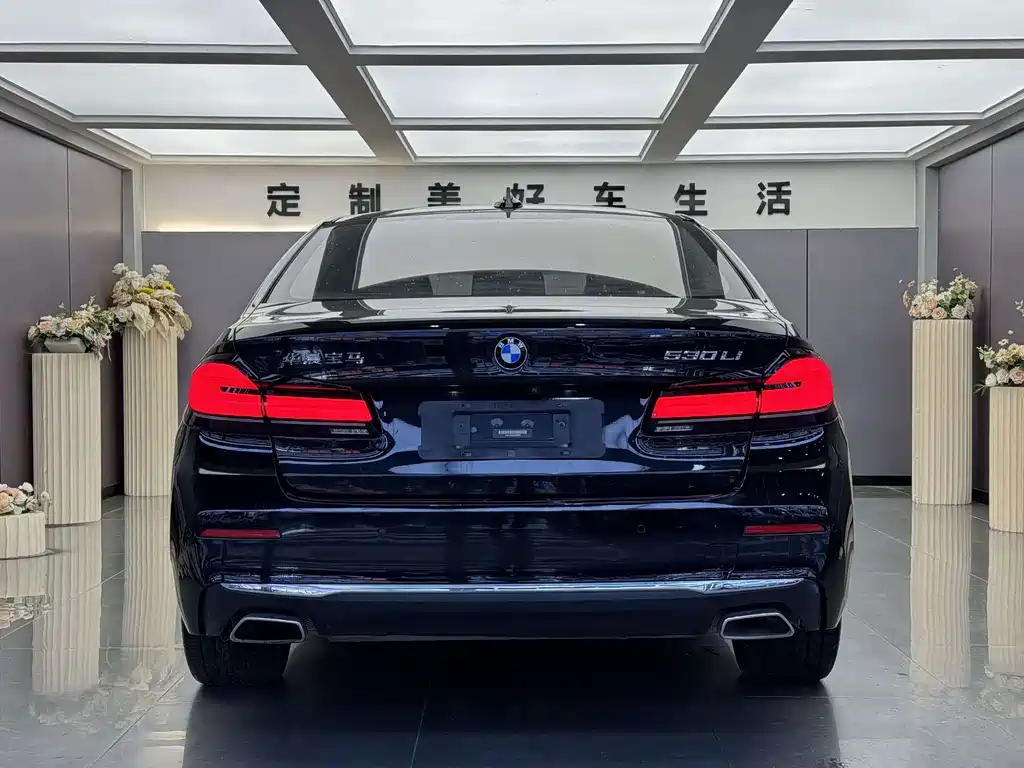 BMW 5 Series 2021 530Li Leading M Sports Package купить на сайте DeffCars