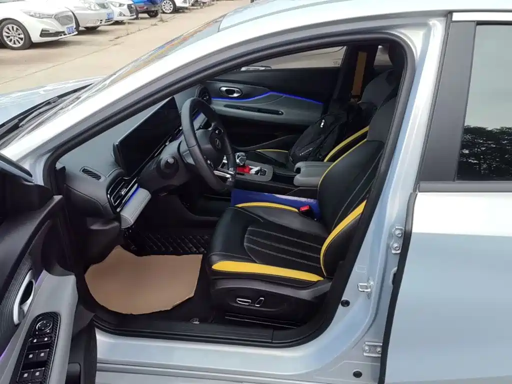 Trumpchi Empow 2023 EmpowH high-energy hybrid version купить на сайте DeffCars