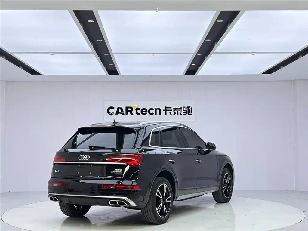 Audi Q5L 2024 40 TFSI Fashionable and Dynamic купить на сайте DeffCars