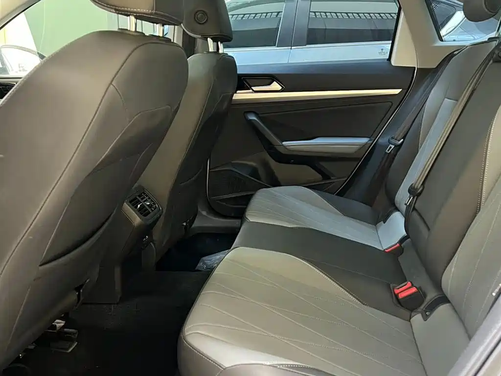 Lavida 2023 1.5L automatic 5 million version купить на сайте DeffCars