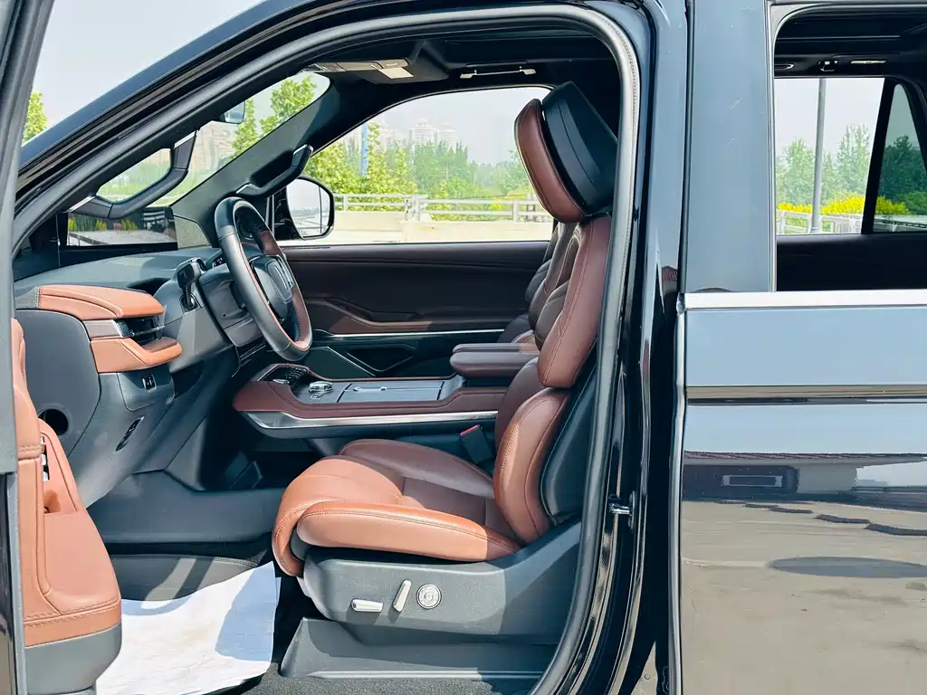 Navigator 2025 3.5T President Edition купить на сайте DeffCars