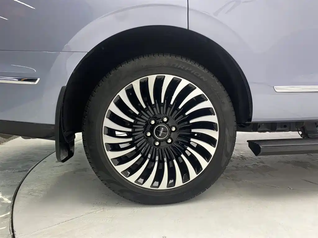 Navigator 2020 3.5T President Series купить на сайте DeffCars
