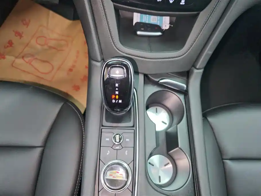 Cadillac XT6 2021 28T six-seat luxury model купить на сайте DeffCars
