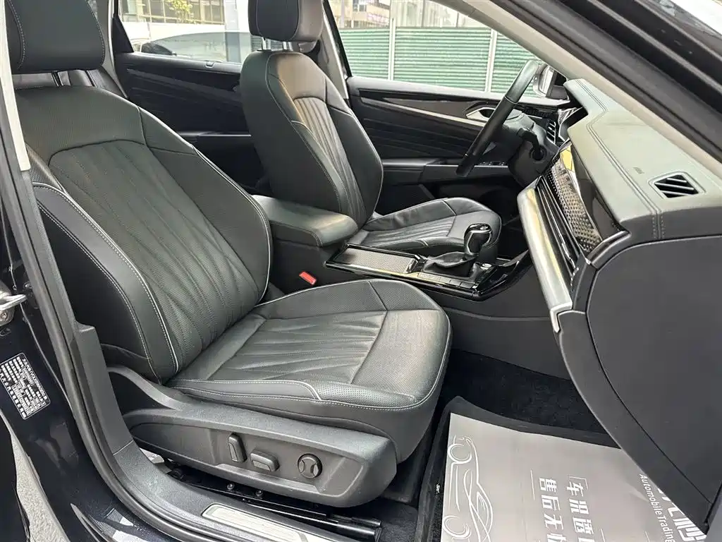 Passat 2023 facelift 330TSI luxury version купить на сайте DeffCars