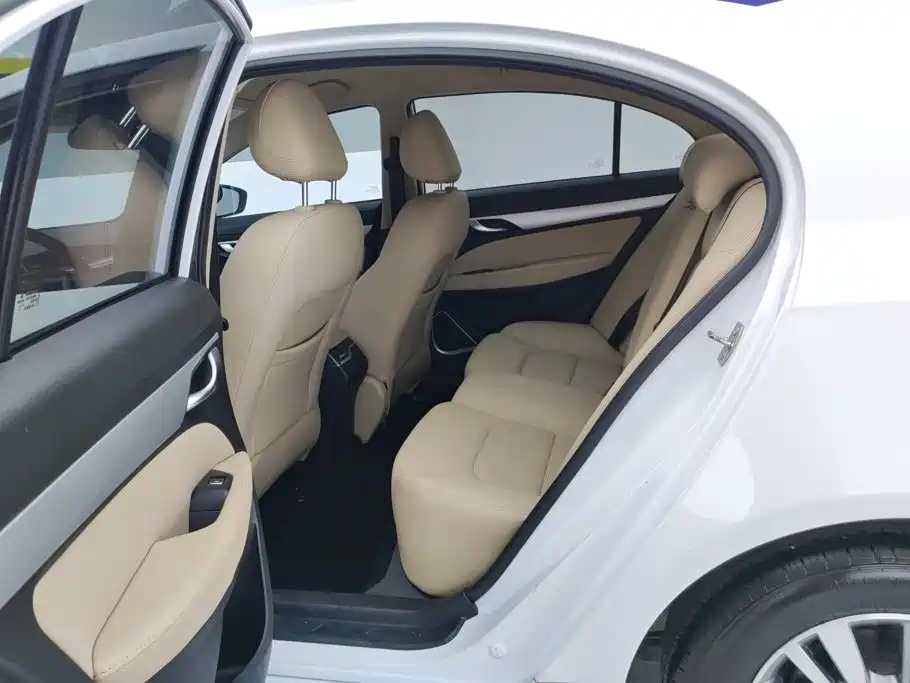 Emgrand 2018 1.5L manual luxury model купить на сайте DeffCars