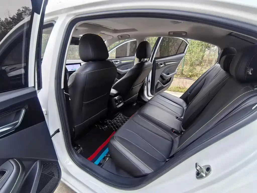 Roewe i5 2021 1.5L CVT Star Edition купить на сайте DeffCars