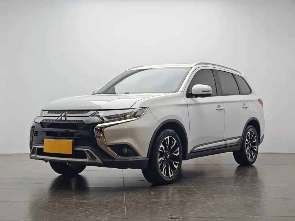 Outlander 2020 2.0L 2WD Enjoy Edition 5 seats купить на сайте DeffCars