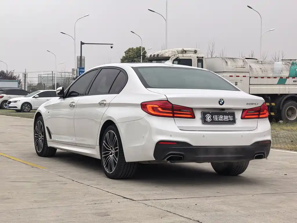 BMW 5 Series 2018 facelift 530Li Exclusive M Sports Package купить на сайте DeffCars