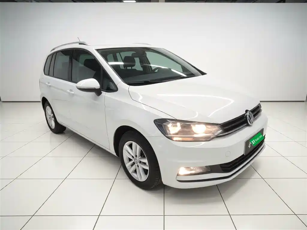 Touran 2018 Touran L 280TSI DSG Fashion Edition 7 seats National V купить на сайте DeffCars