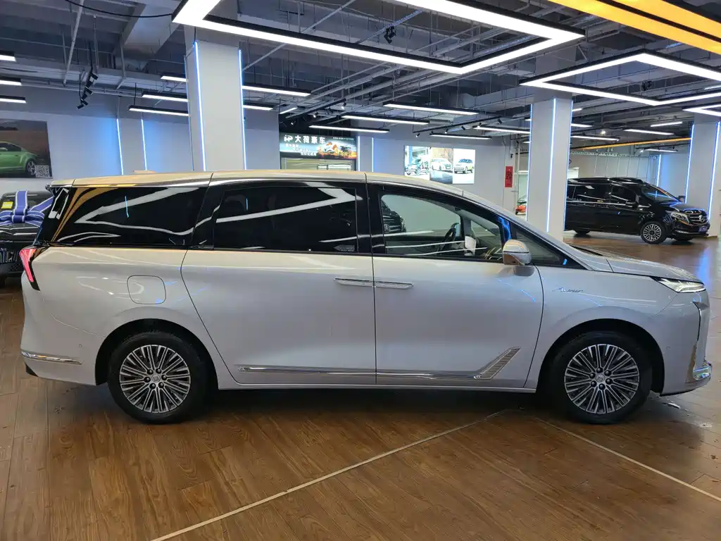 Buick GL8 New Energy 2024 Lu Zun Luxury Edition 7 seats купить на сайте DeffCars