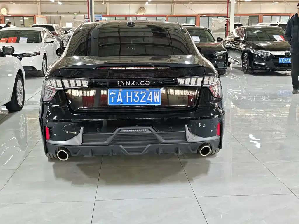 Lynk & Co 03 2022 1.5TD DCT Pro купить на сайте DeffCars
