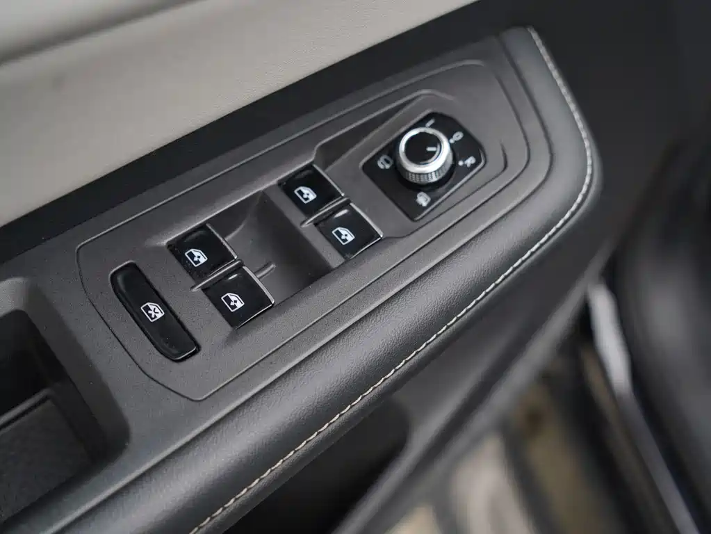 Touron 2023 380TSI four-wheel drive luxury version купить на сайте DeffCars