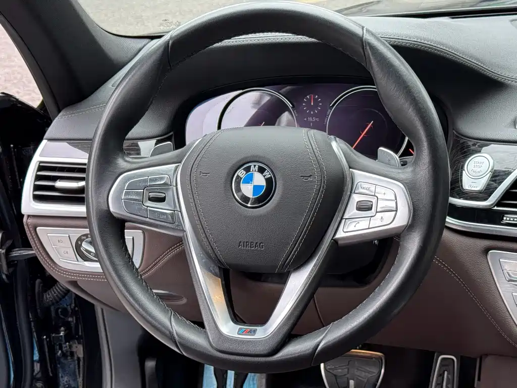 BMW 7 Series 2018 730Li Leading M Sports Package купить на сайте DeffCars