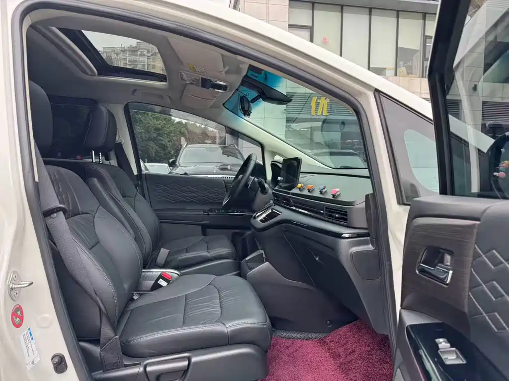 Alison 2022 2.0L e:HEV Deluxe Edition купить на сайте DeffCars