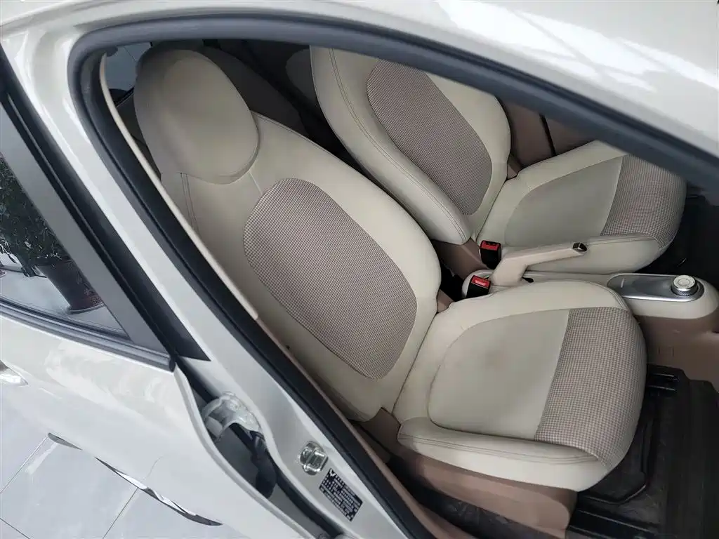 Hongguang MINIEV 2025 fourth generation four-door version advanced model купить на сайте DeffCars