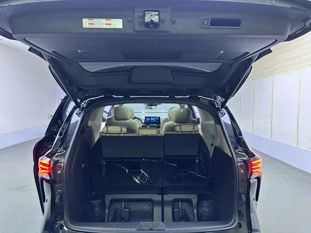 SIENNA 2021 2.5L Hybrid Extreme Edition купить на сайте DeffCars