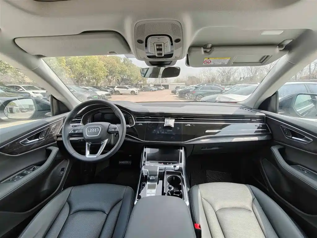 Audi Q8 2024 55 TFSI luxury and dynamic model купить на сайте DeffCars