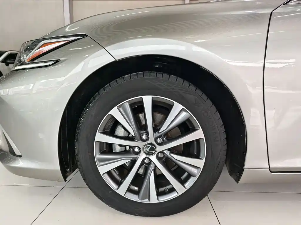 Lexus ES 2018 200 Excellence Edition National VI купить на сайте DeffCars