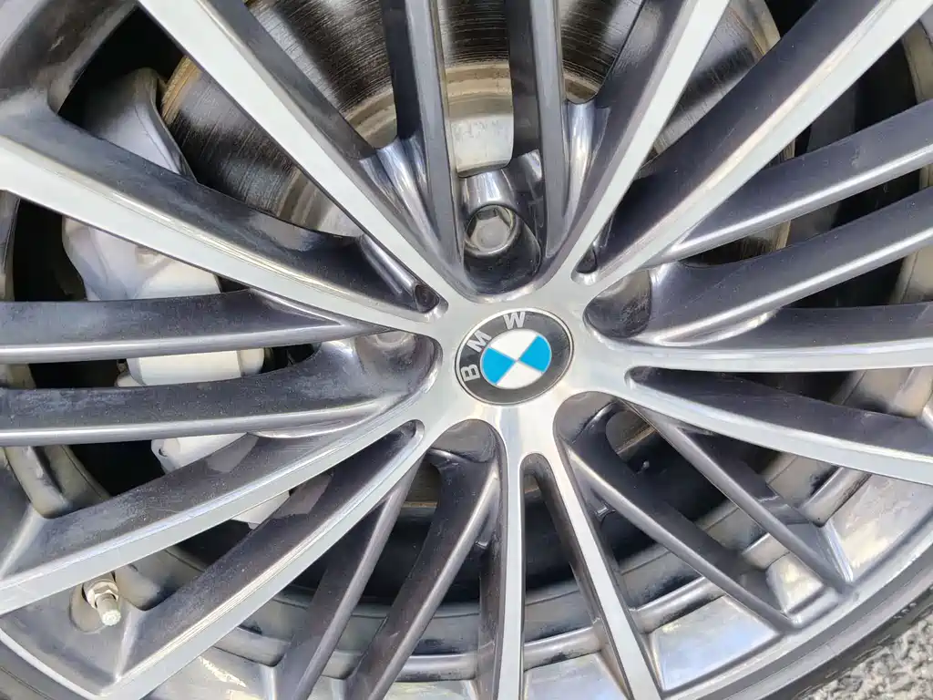 BMW 5 Series 2022 facelift 2 530Li leading M sports package купить на сайте DeffCars