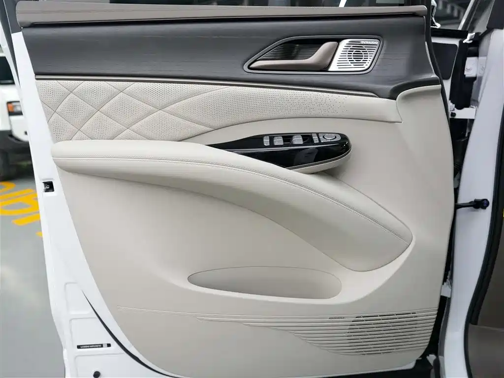 Denza D9 2022 DM-i 970 four-wheel drive flagship model купить на сайте DeffCars