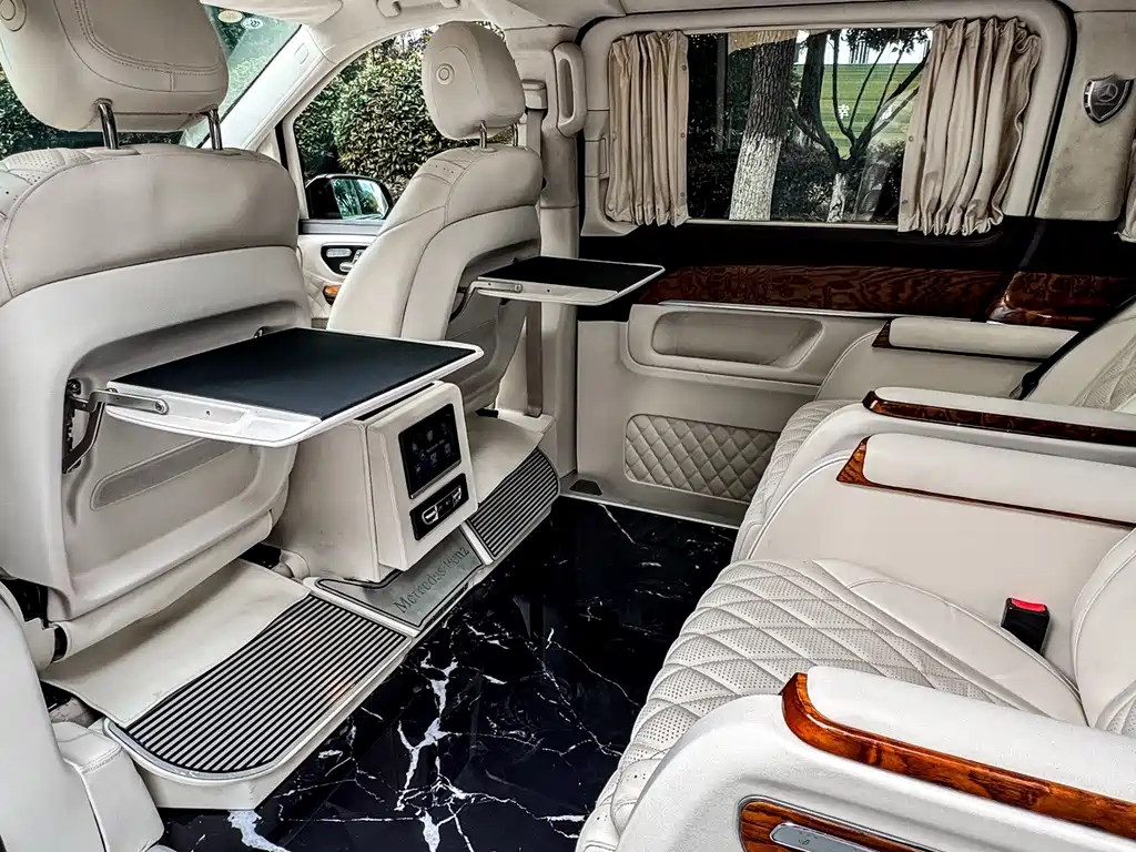 Mercedes-Benz V-Class 2021 V 260 L Long Wheelbase Premium Edition купить на сайте DeffCars