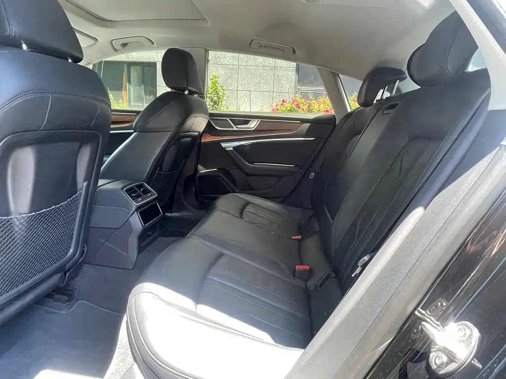 Audi A7 2022 45 TFSI Premium Selection купить на сайте DeffCars
