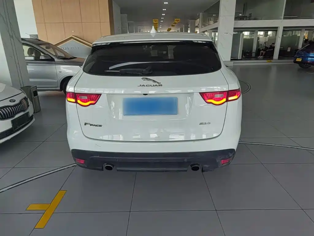 Jaguar F-PACE 2016 2.0T 2WD Urban Exclusive Edition купить на сайте DeffCars