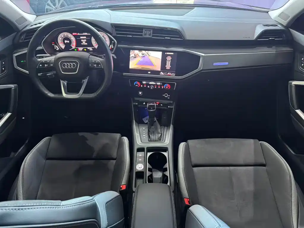 Audi Q3 2022 35 TFSI Fashionable and Dynamic купить на сайте DeffCars